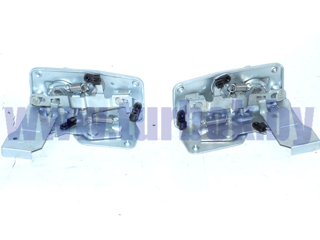 Комплект замков двери кабины