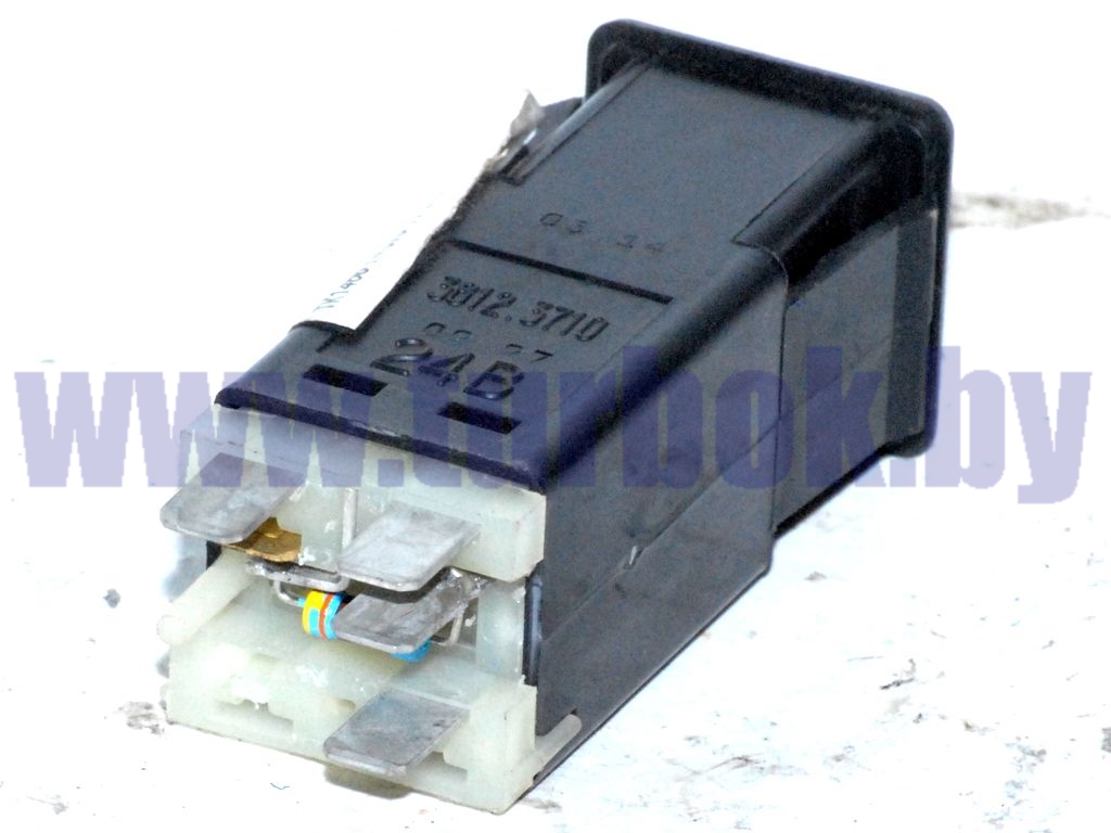 Выключатель блокировки поворотной оси полуприцепа