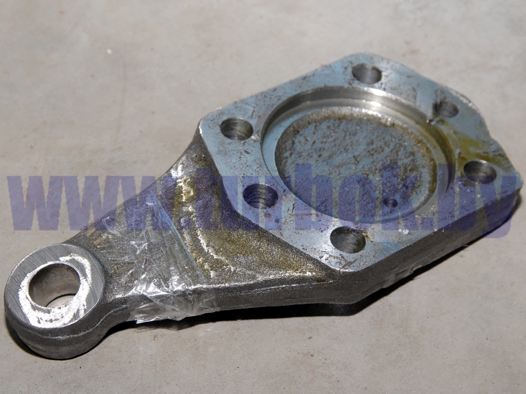 Рычаг кулака верхний без отверстия под регулировочный болт