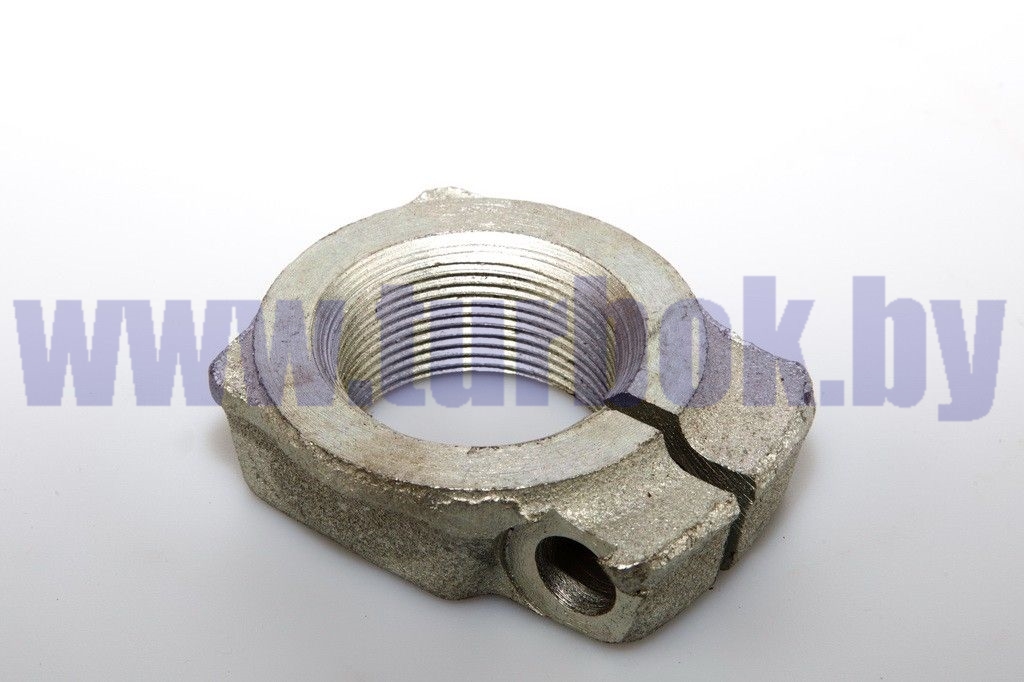 Гайка ступицы передней