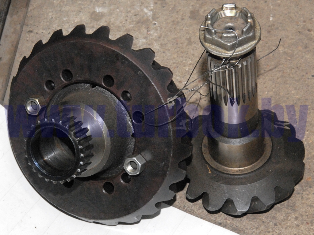 Шестерня ведущая и ведомая  нового образца в сборе (z=24/15)