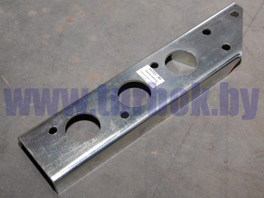 Кронштейн подножки нижней правой на высокую кабину