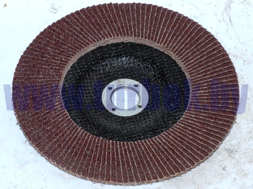 Круг 180х22 мм лепестковый торцовый