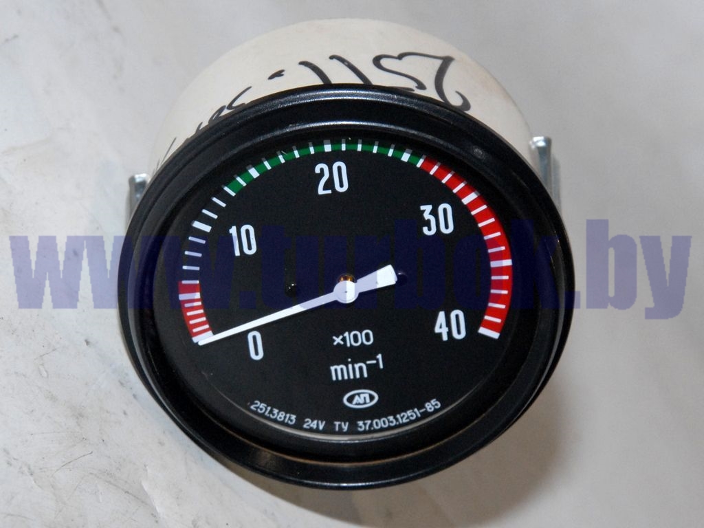 Тахометр до 4000 об/мин (передаточное отношение от коленчатого вала к генератору 2,41)
