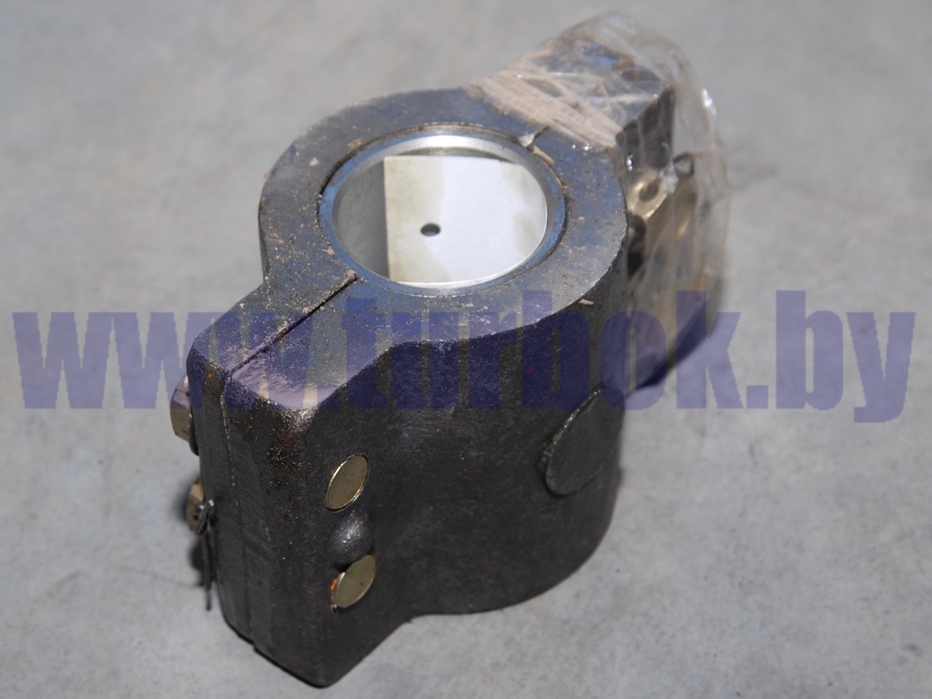 Хомут оси кронштейна подъёма кузова самосвала