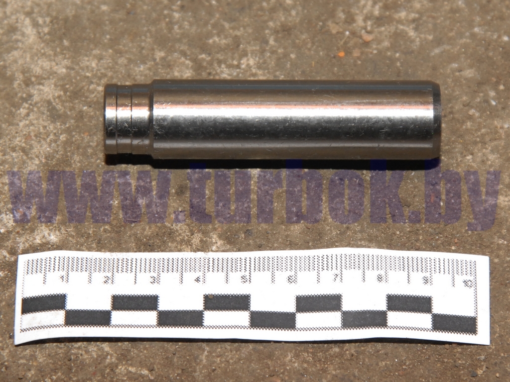 Втулка направляющая клапана впускного и выпускного