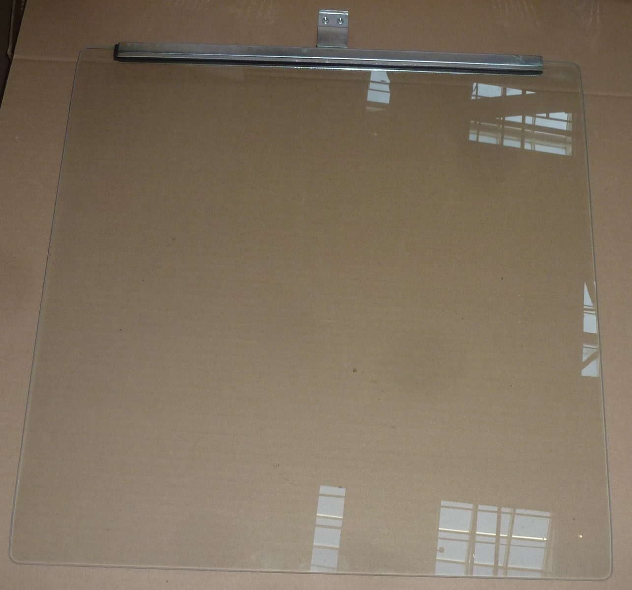 Стекло двери опускное